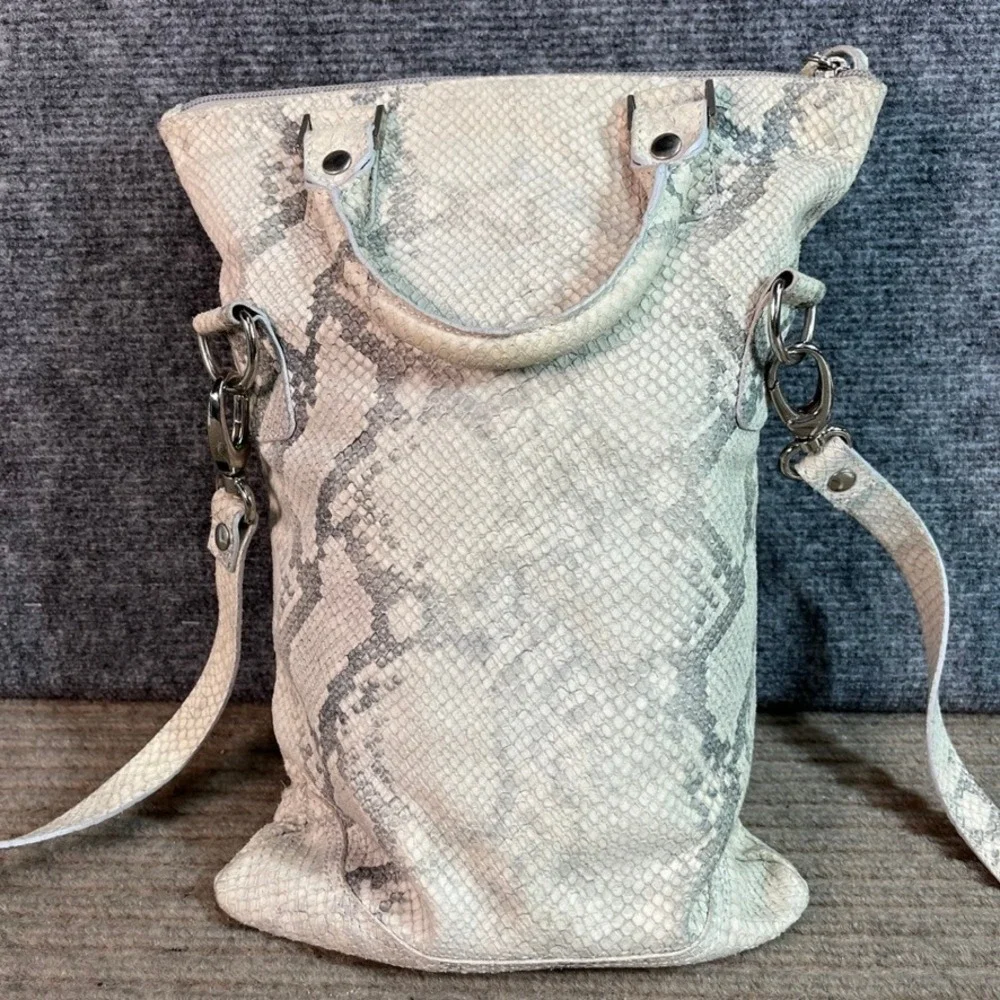 Maurizio Taiuti Snakeskin Embossed Leather Bucket Bag Made in Italy Gray White